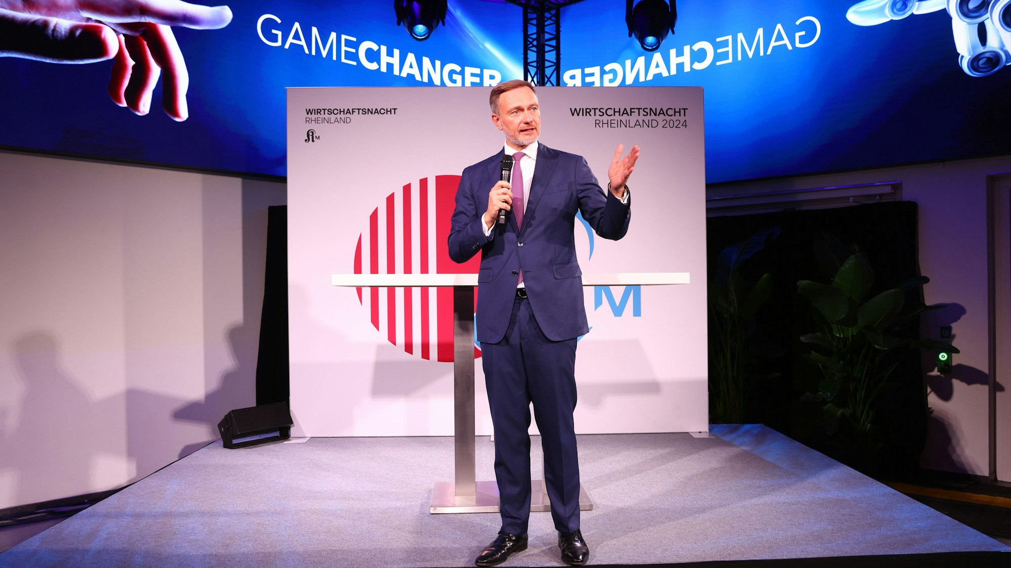 Bei Wirtschaftsnacht Rheinland in Köln hält Bundesfinanzminister Christian Lindner eine Rede.