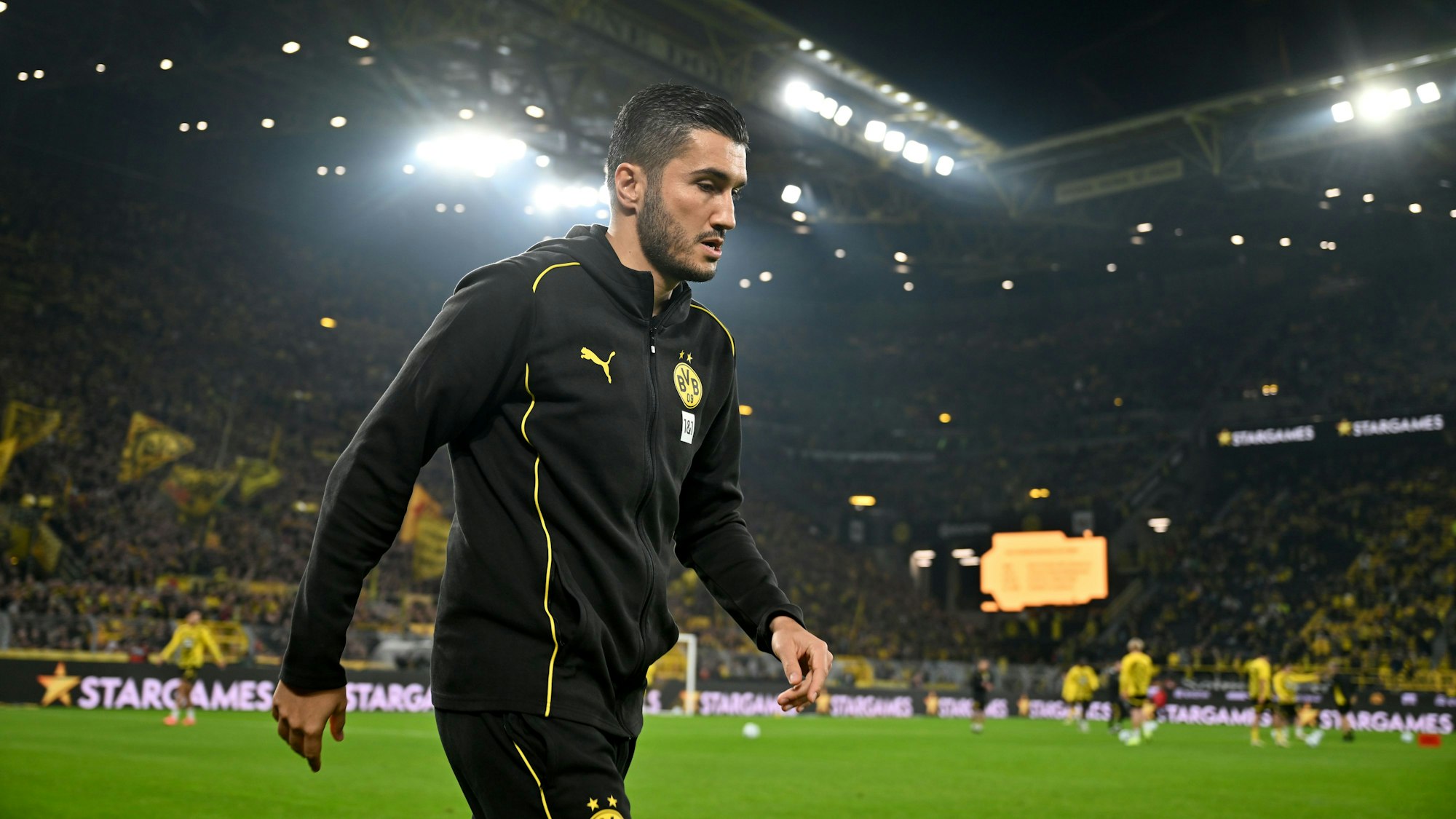 Nur Sahin kommt ins Stadion.