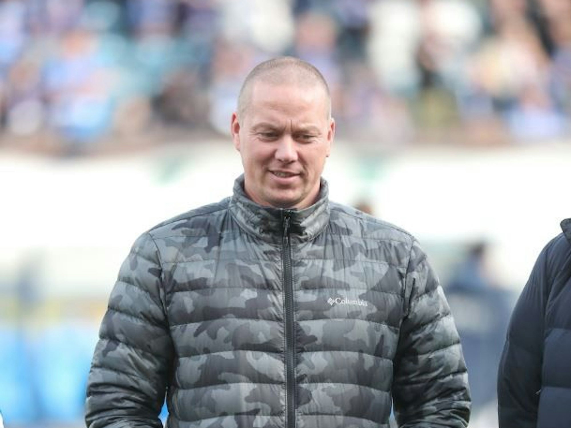 Sebastian Eggert auf dem Rasen des Ostseestadions in Rostock.