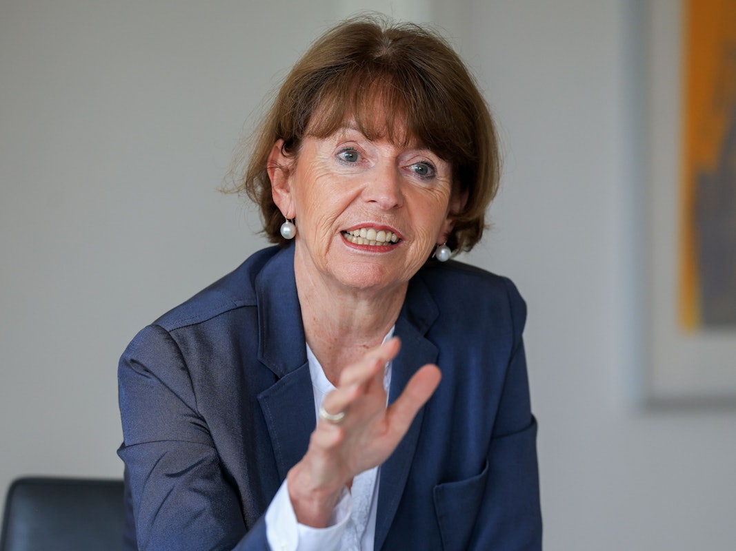 Die amtierende Kölner Oberbürgermeisterin Henriette Reker bei einem Interview am 20. Juni 2024.