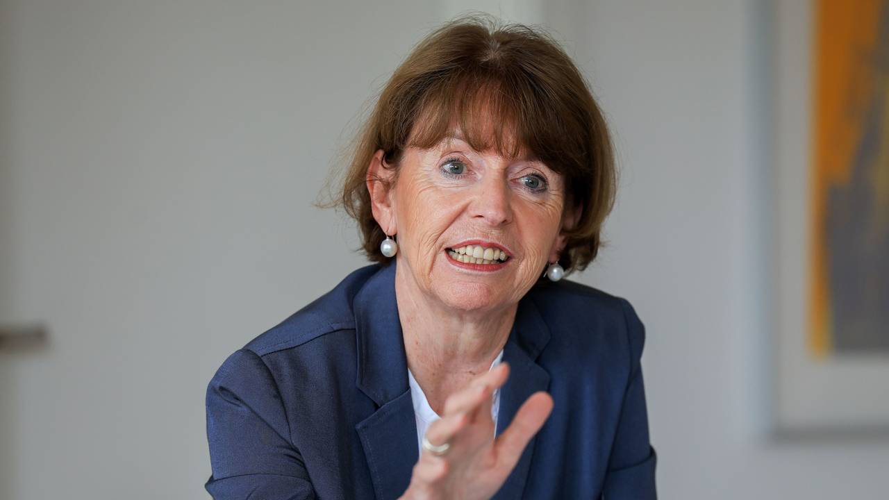 Die amtierende Kölner Oberbürgermeisterin Henriette Reker bei einem Interview am 20. Juni 2024.