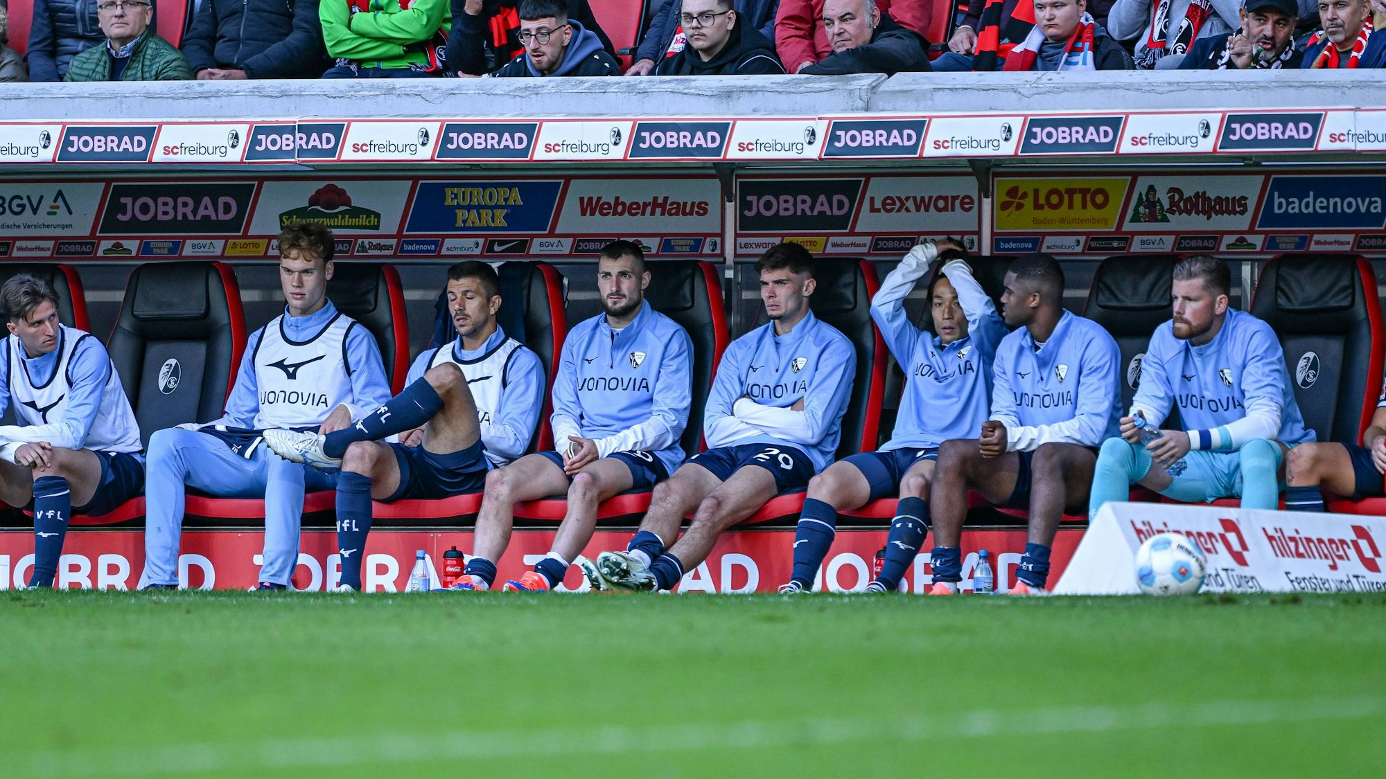 Die Bank des VfL Bochum am 14. September 2024 vor dem Spiel gegen den SC Freiburg.
