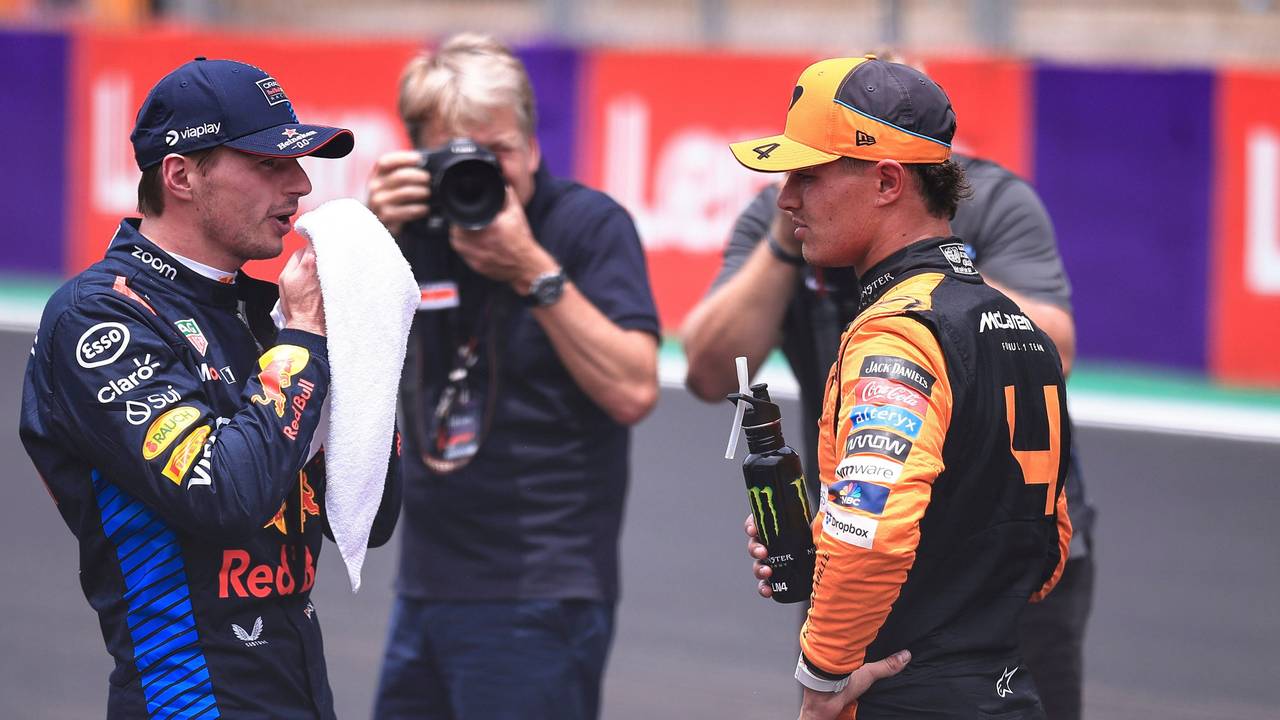 Max Verstappen (l.) und Lando Norris am Rande des Grand Prix der Formel 1 in Brasilien am 2. November 2024.