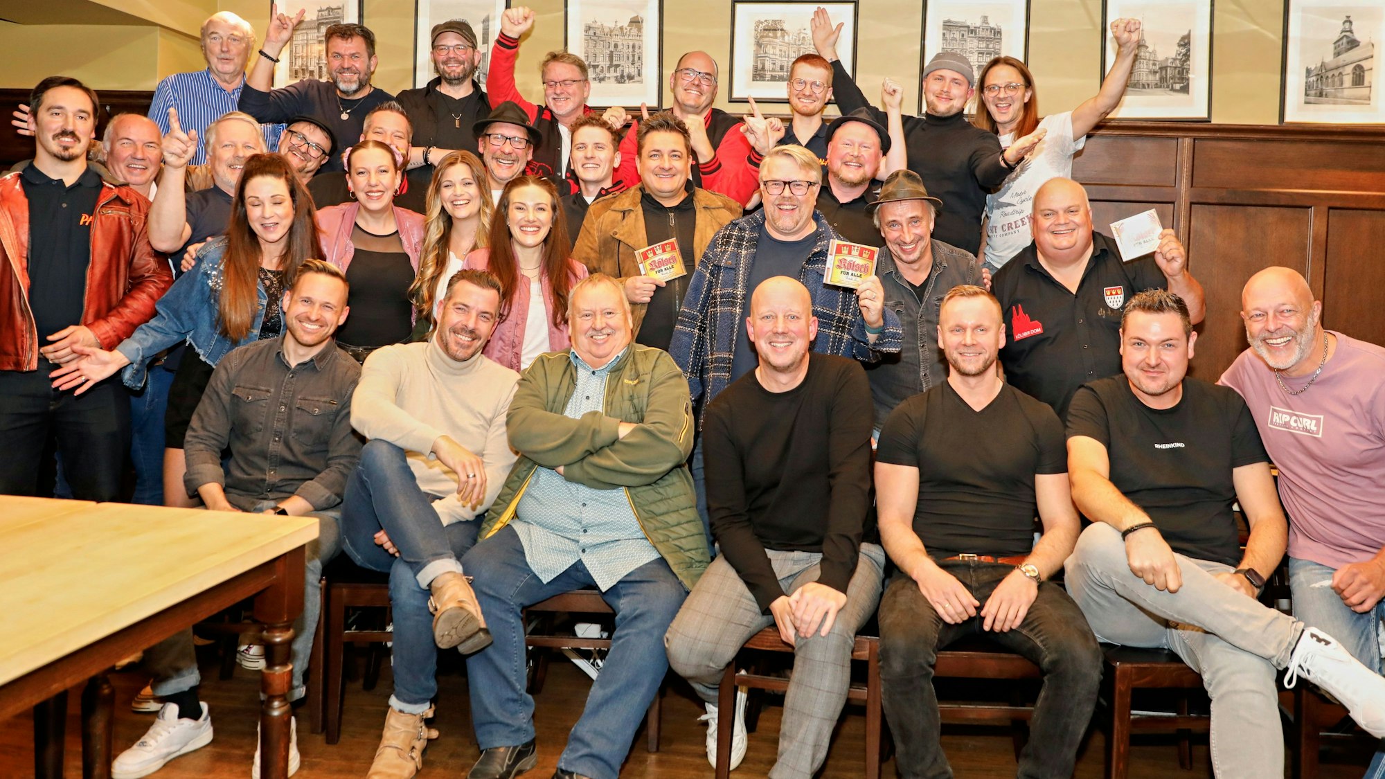 Manfred Rolef mit Stars seiner CD.