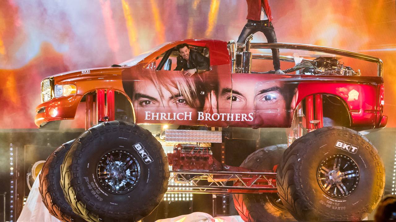 Ehrlich Brothers mit Monstertruck