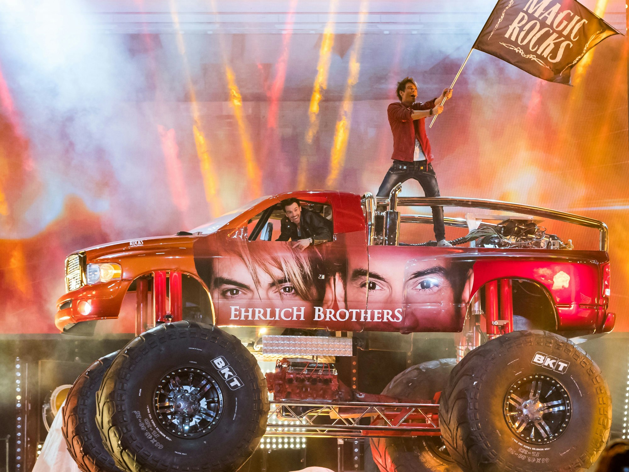 Ehrlich Brothers mit Monstertruck