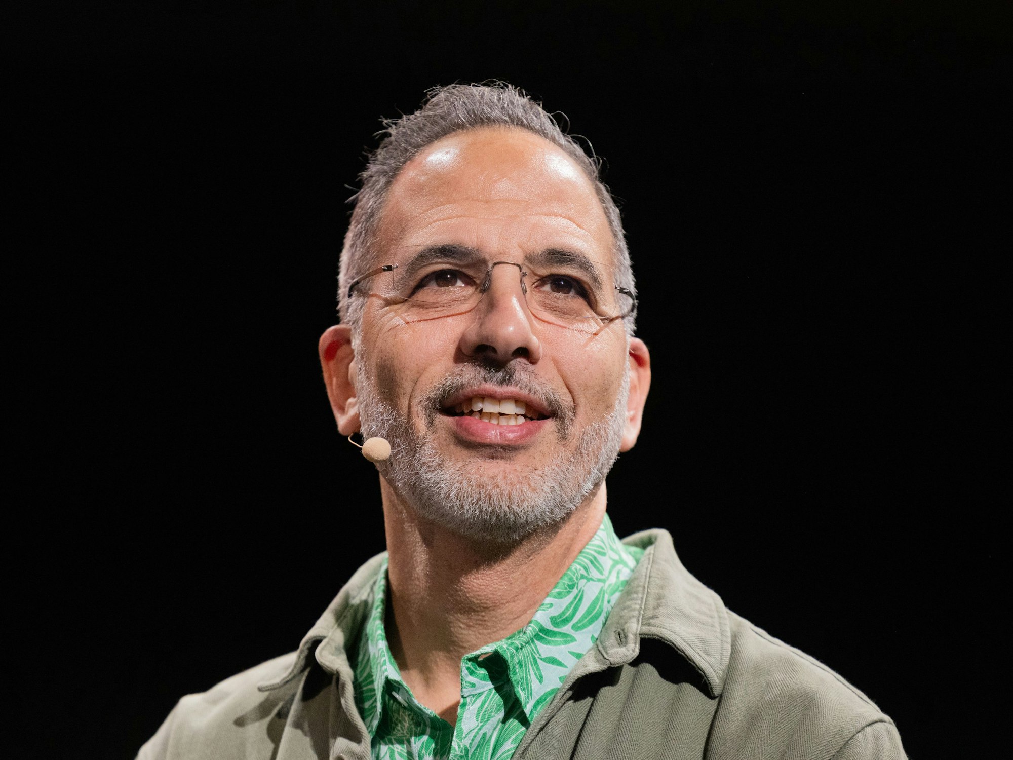 Yotam Ottolenghi, israelisch-britischer Koch und Autor, spricht bei der lit.Cologne Spezial während seiner «The Comfort Tour» in der Confexhall.