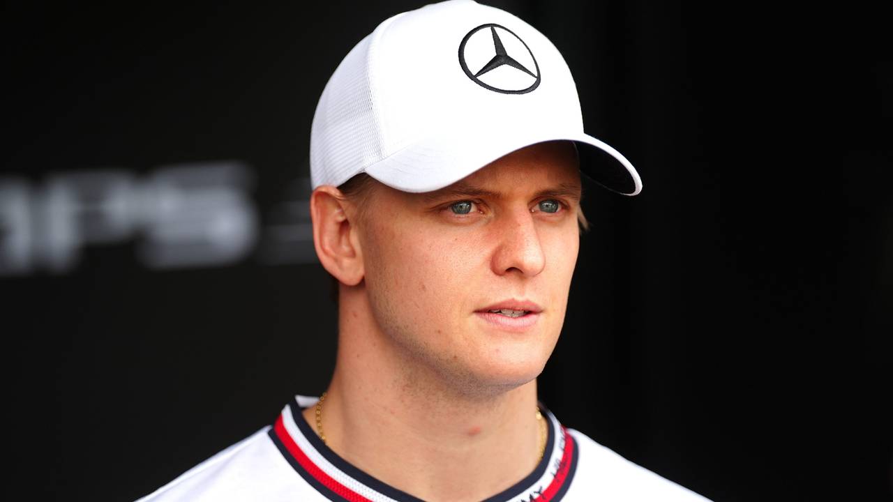 Mick Schumacher aus Deutschland, Reservefahrer von Mercedes, reagiert auf dem Silverstone Circuit.