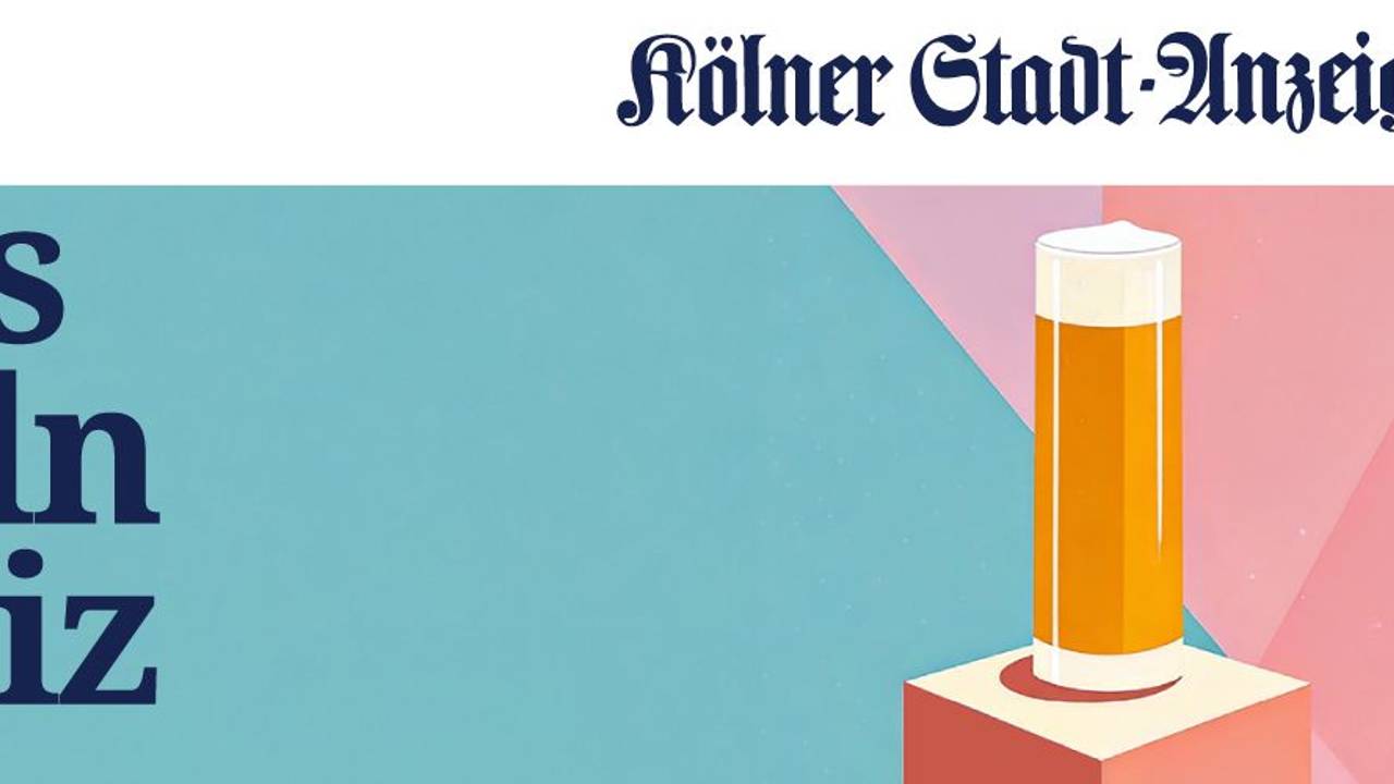 Ein Kölsch steht auf einem Kubus, darüber der Schriftzug des „Kölner Stadt-Anzeiger“.