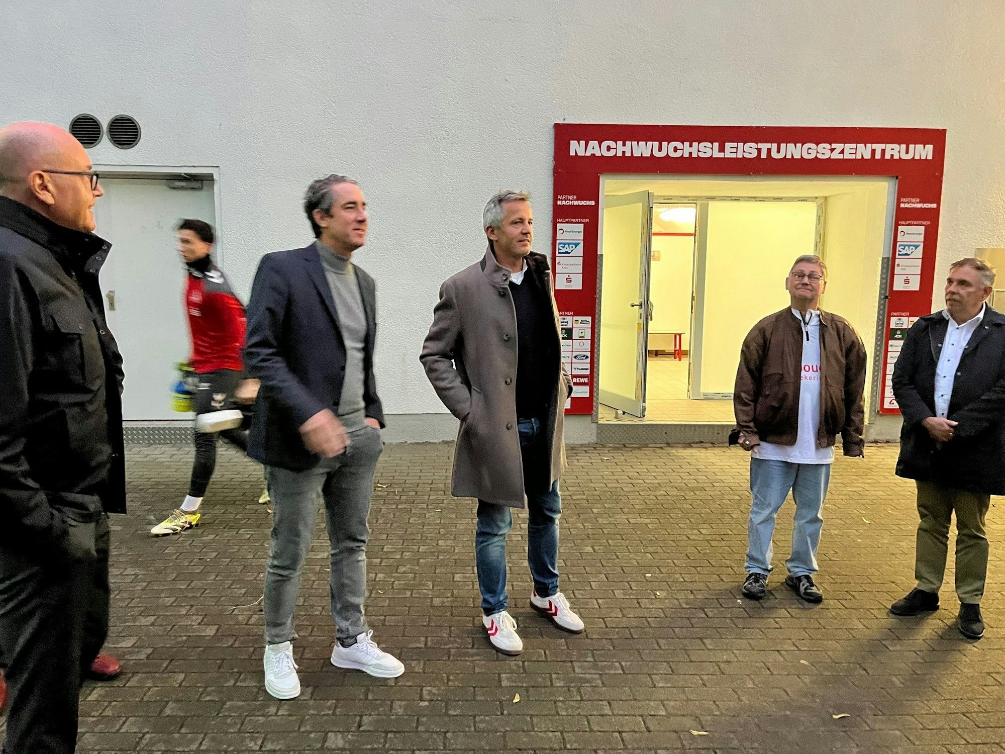 Philipp Türoff bei einem Termin mit Oliver Seeck.