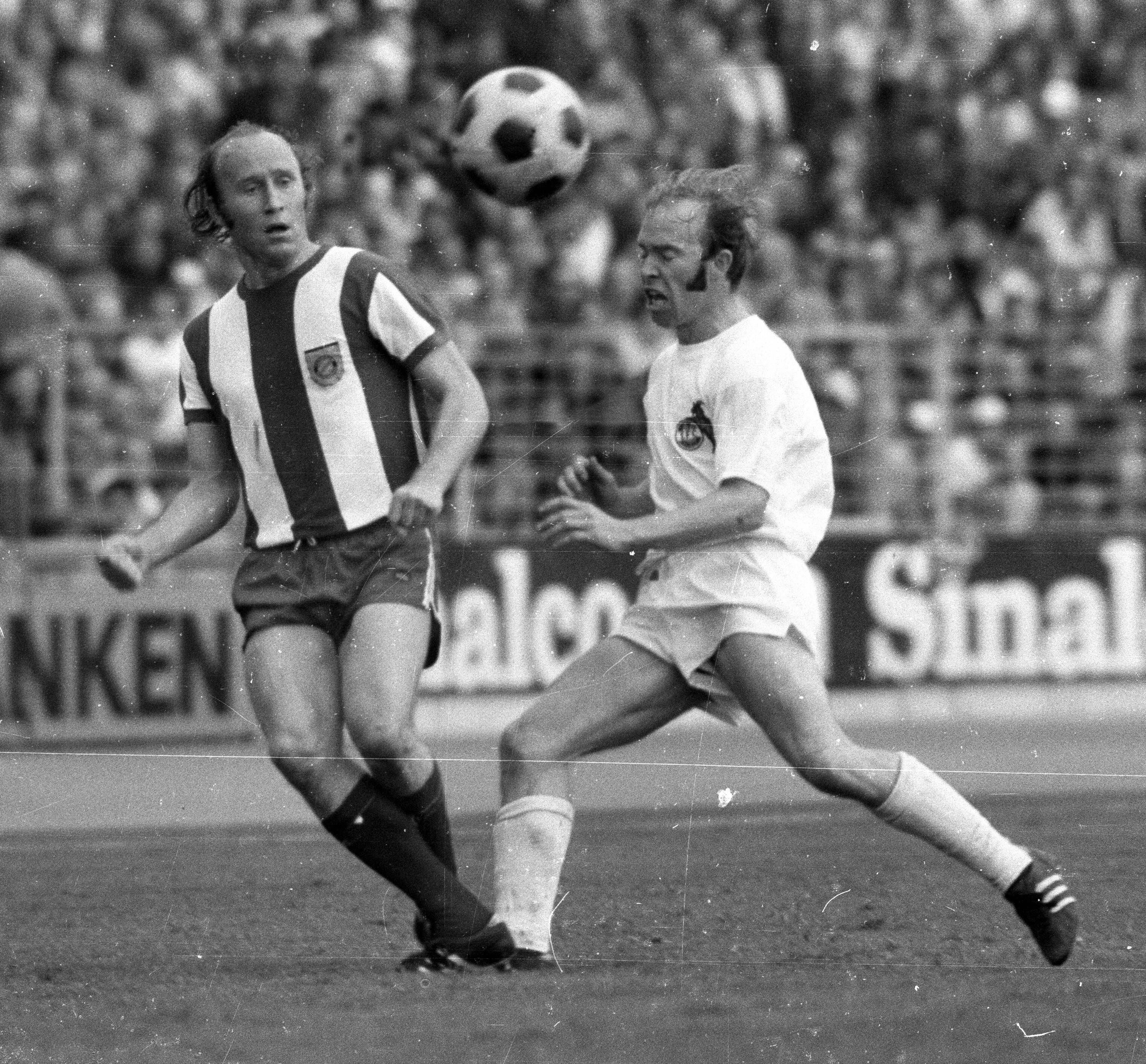 DFB-Pokalfinale 1971 Bayern München gegen 1. FC Köln 2:1 / Dieter Brenninger (FCB) gegen Bernd Rupp