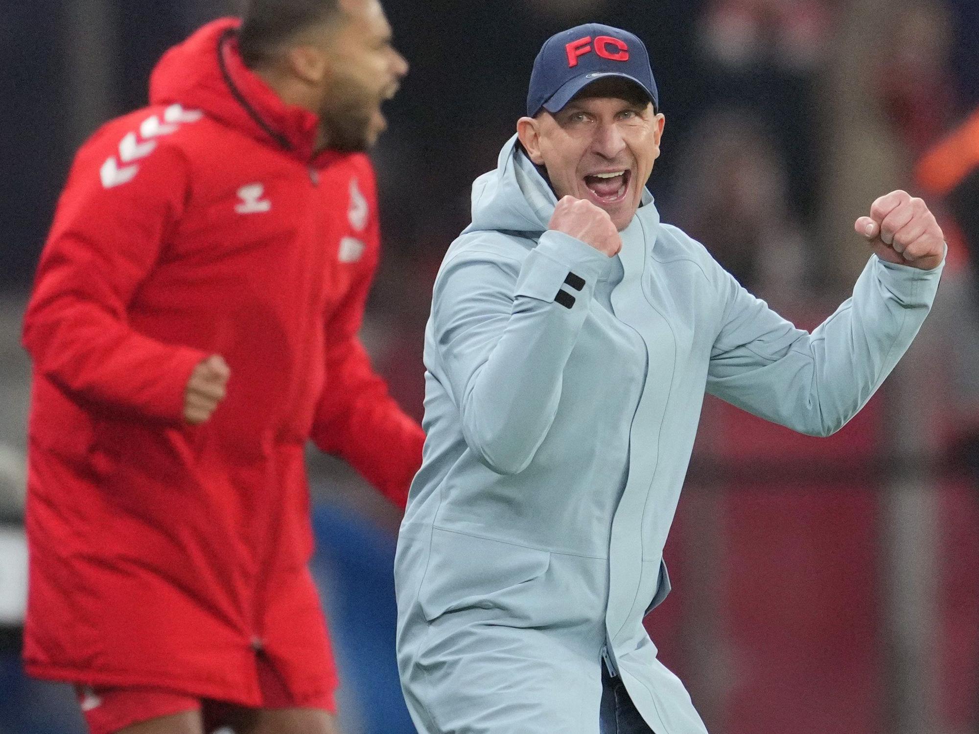Gerhard Struber jubelt über den Sieg bei Hertha BSC.