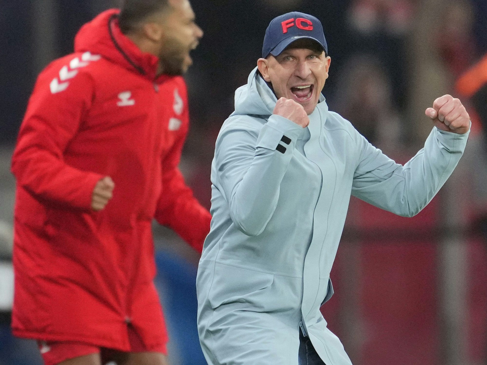 Gerhard Struber jubelt über den Sieg bei Hertha BSC.