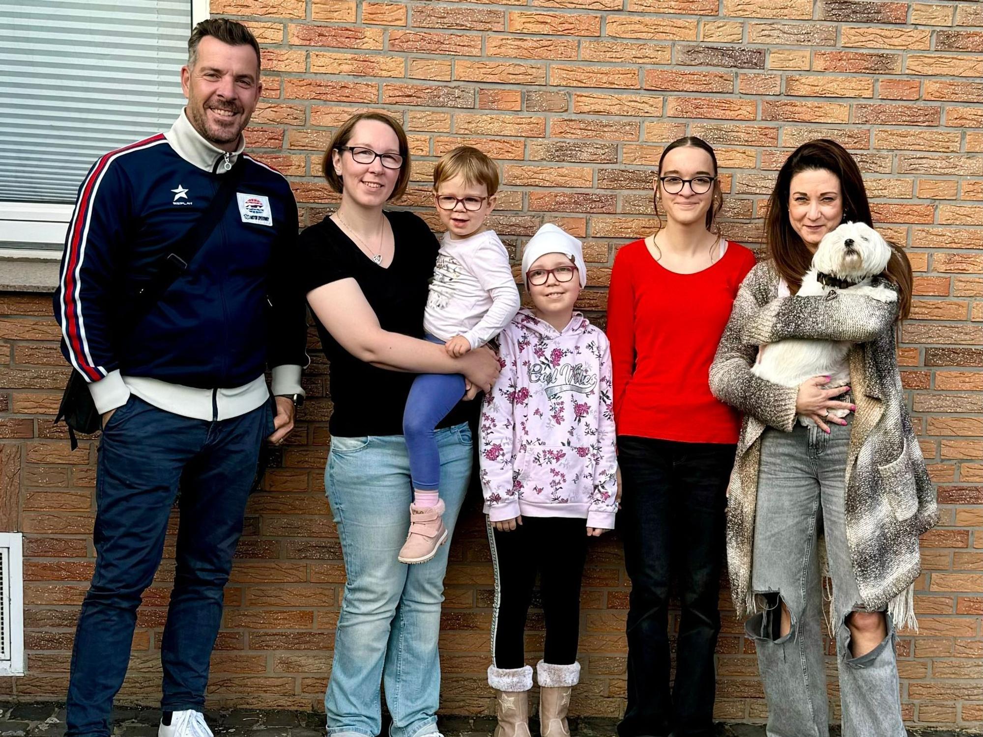Torben und Nadine Klein zu Besuch bei Lauras Familie.