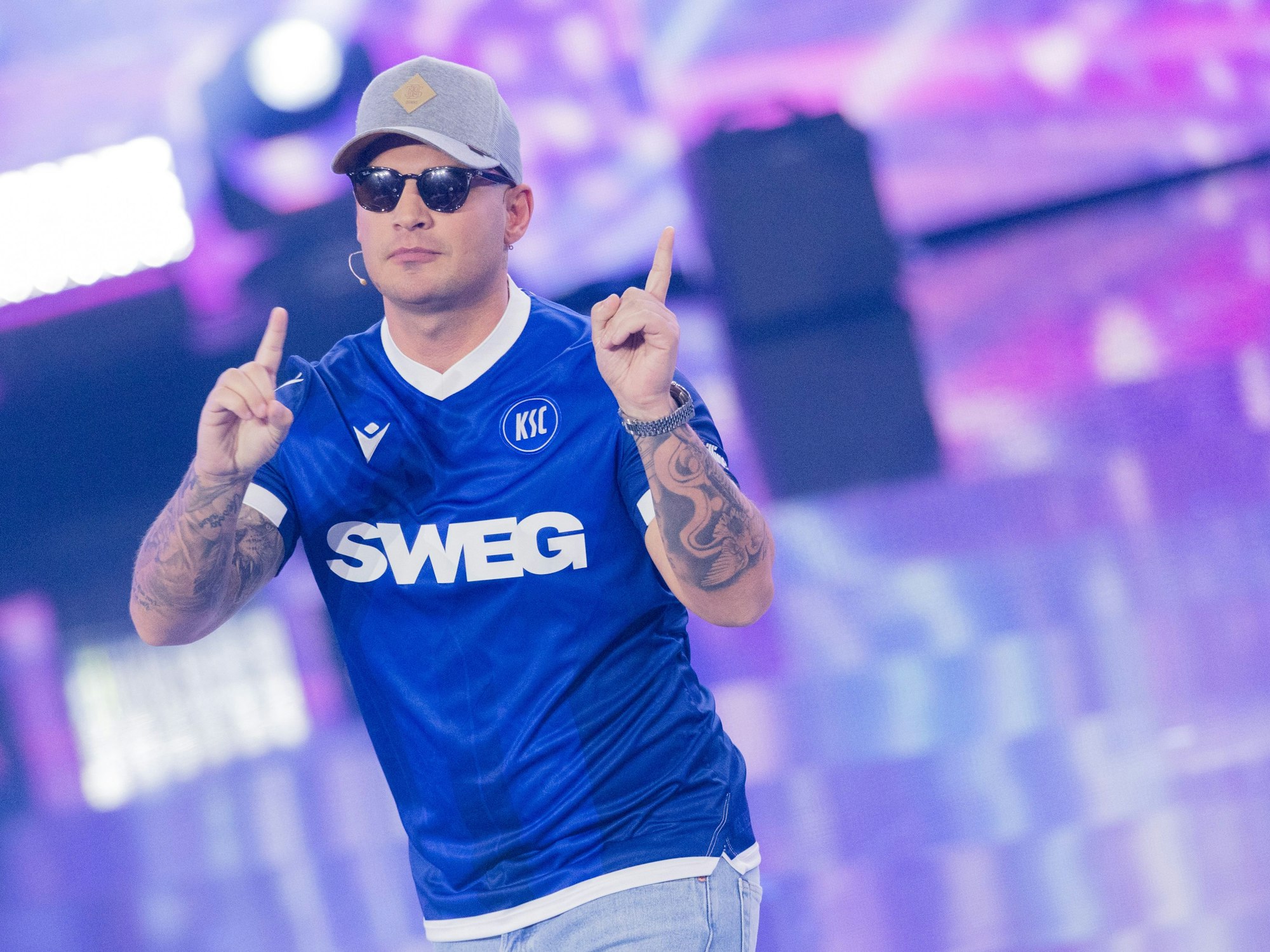 Pietro Lombardi, Jurymitglied, steht im Finale der RTL Castingshow „Deutschland sucht den Superstar" im Coloneum auf der Bühne.