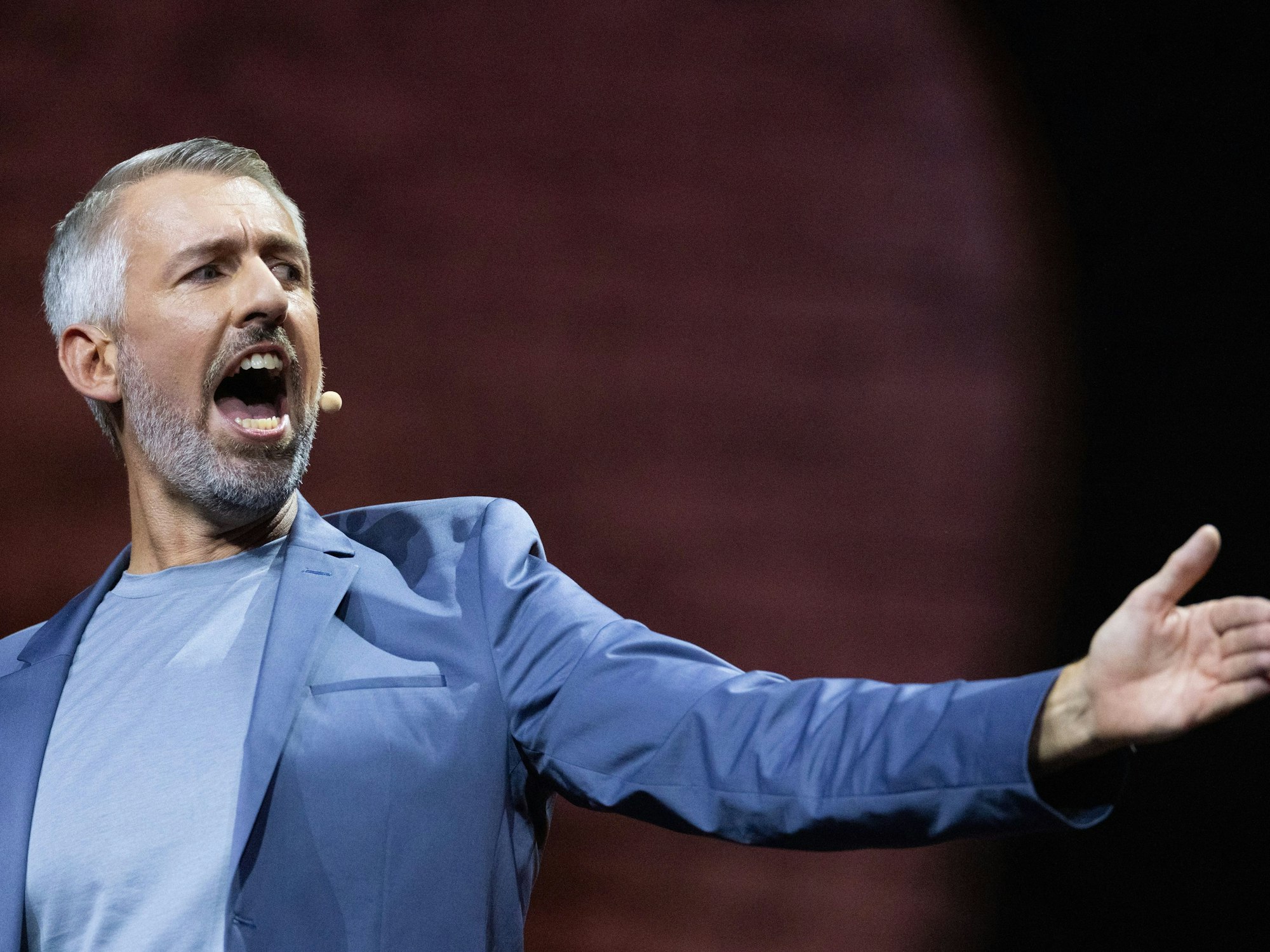 Moderator Sebastian Pufpaff steht bei der Sonderausgabe der Prosieben Fernsehsendung „TV Total XXL“ in der Lanxess Arena.