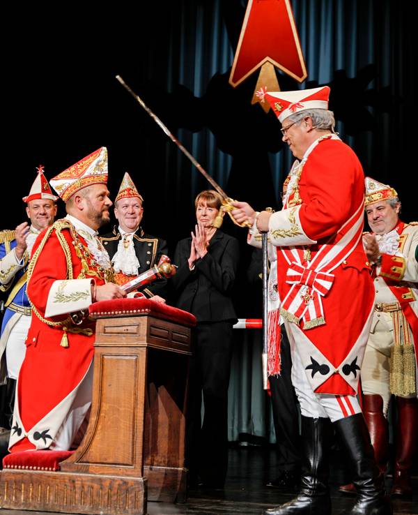 Heinz-Günther Hunold (r.) mit seinem Nachfolger Dirk Wissmann.