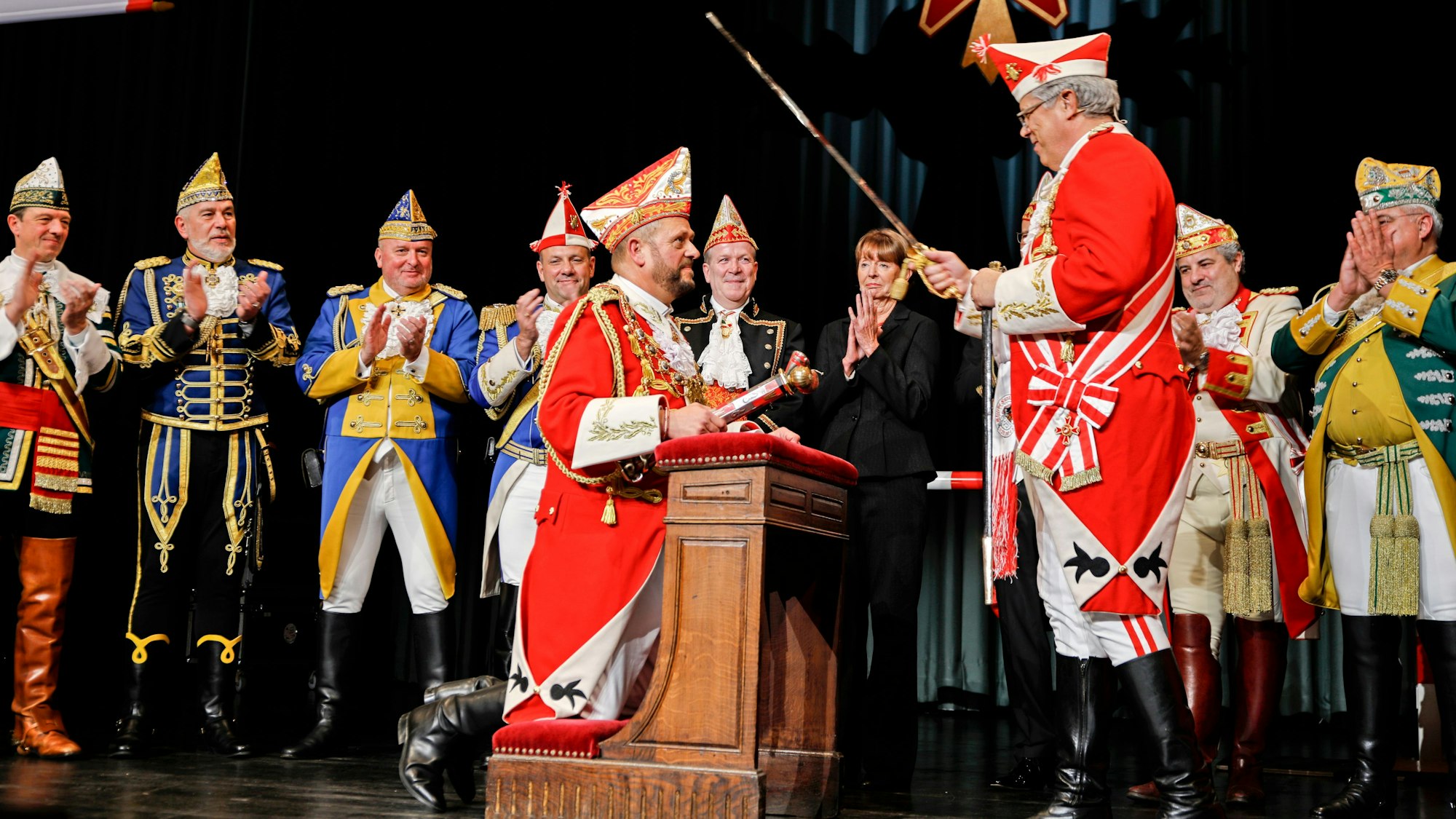 Heinz-Günther Hunold (r.) mit seinem Nachfolger Dirk Wissmann.