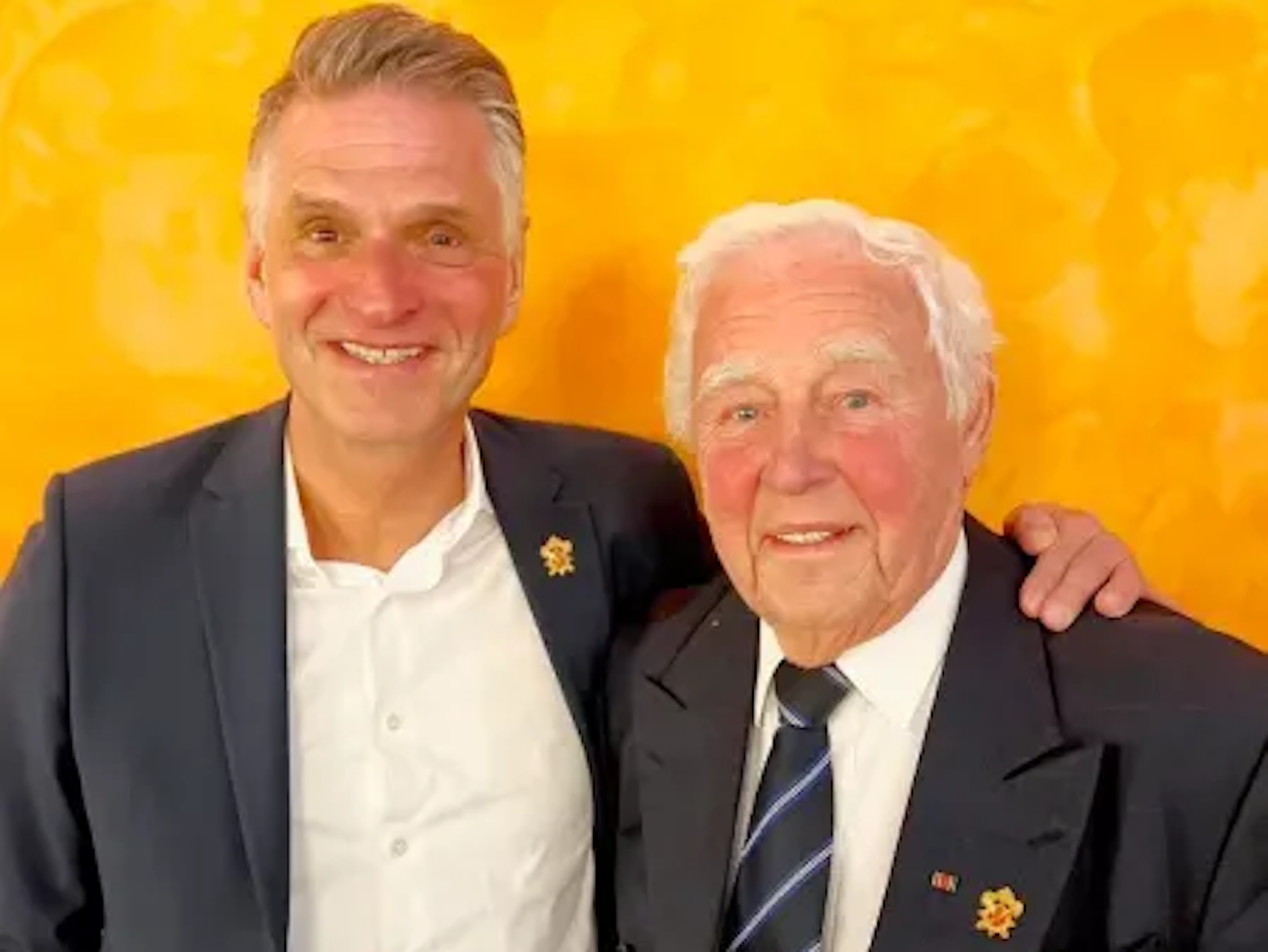 Ehrung für Klaus Wolf von der KG Luftflotte.