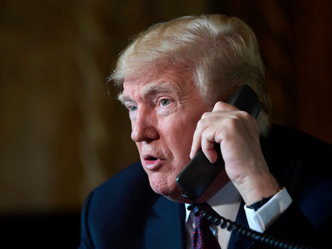 Donald Trump, hier bei einer Telefonkonferenz mit Mitgliedern der US-Streitkräfte aus dem Jahr 2018, soll vergangene Woche mit Wladimir Putin telefoniert haben.