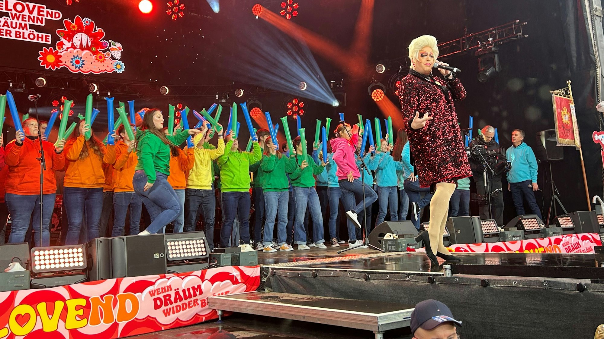 Ken Reise mit dem Jugendchor St. Stephan.