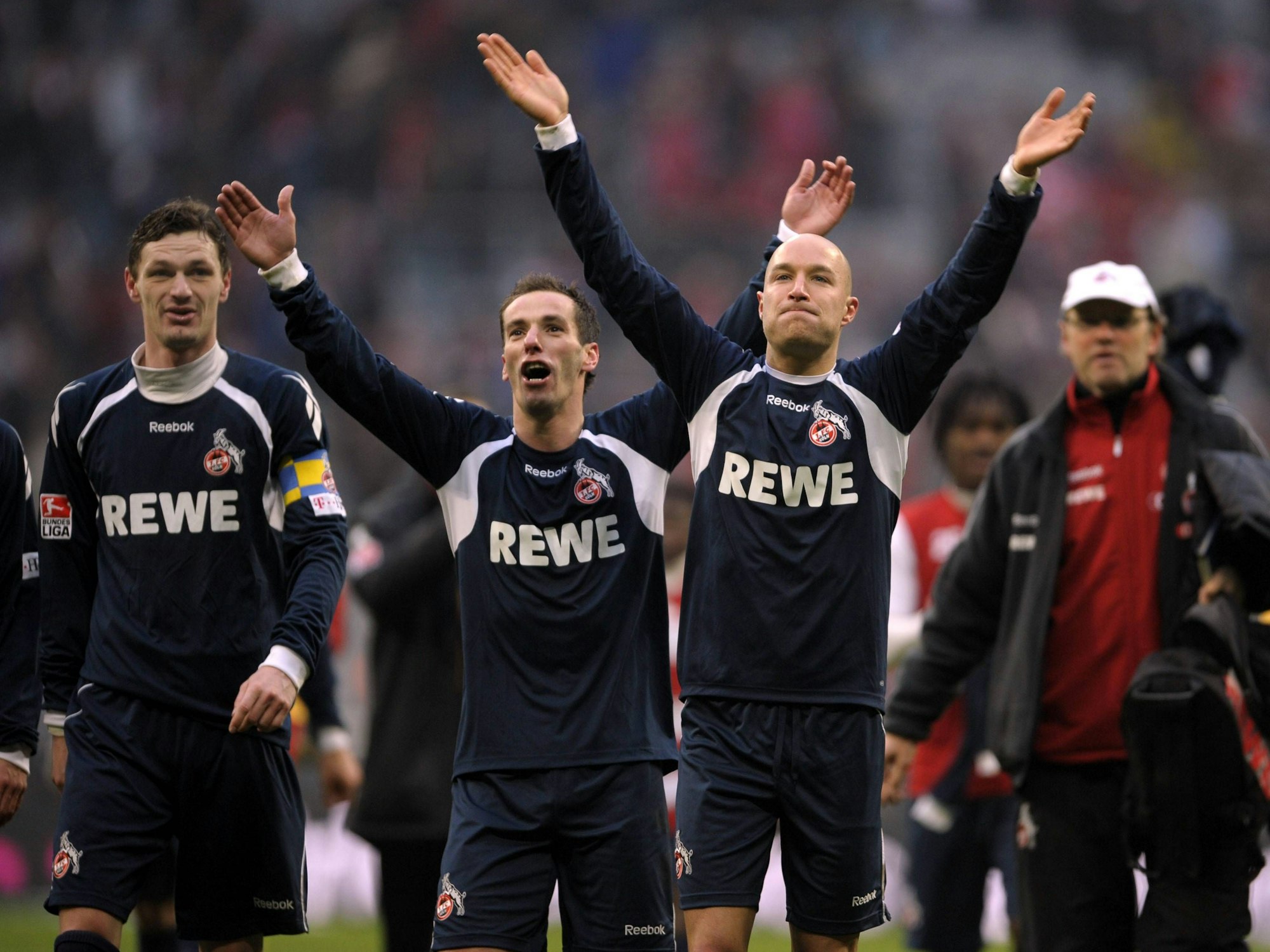 Der ehemalige Fußball-Profi Nemanja Vucicevic (r.) nach dem legendären 2:1-Auswärtssieg gegen Bayern München (21. Februar 2009). Es war seine beste Partie im Trikot des 1. FC Köln.
