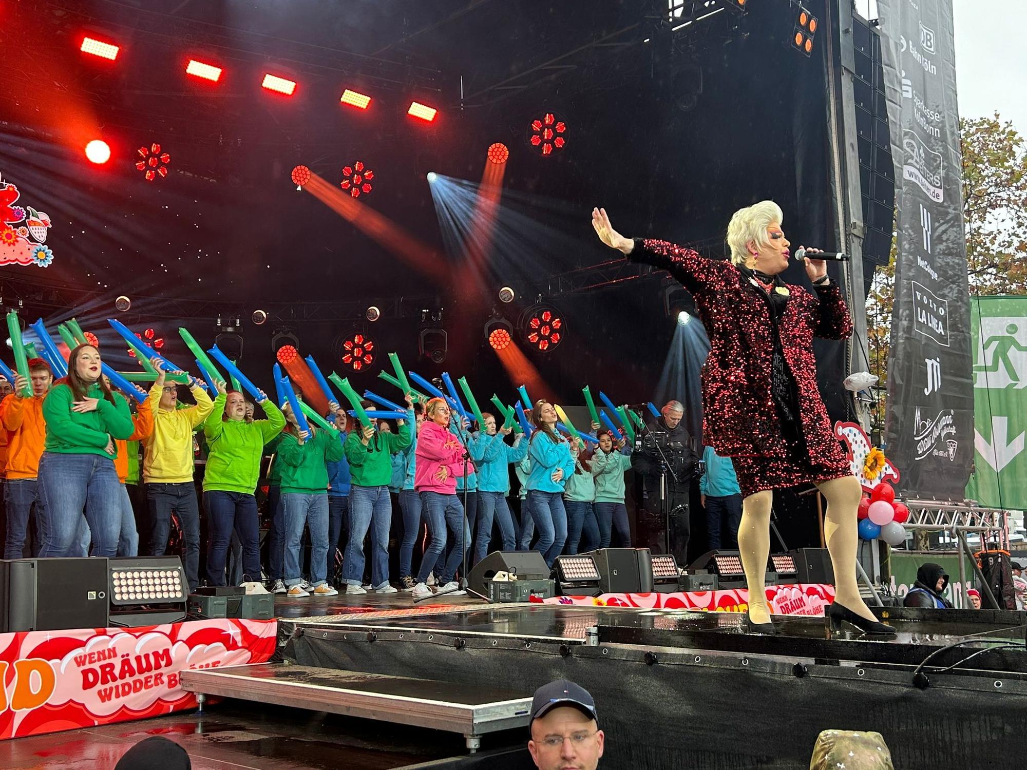 Julie Voyage auf der Bühne am 11.11.