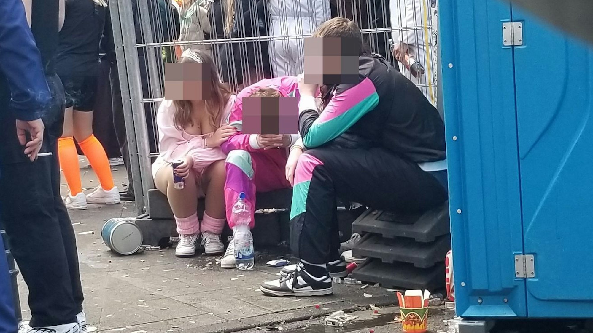 Ein junger Mann im Bereich des Zülpicher Platzes