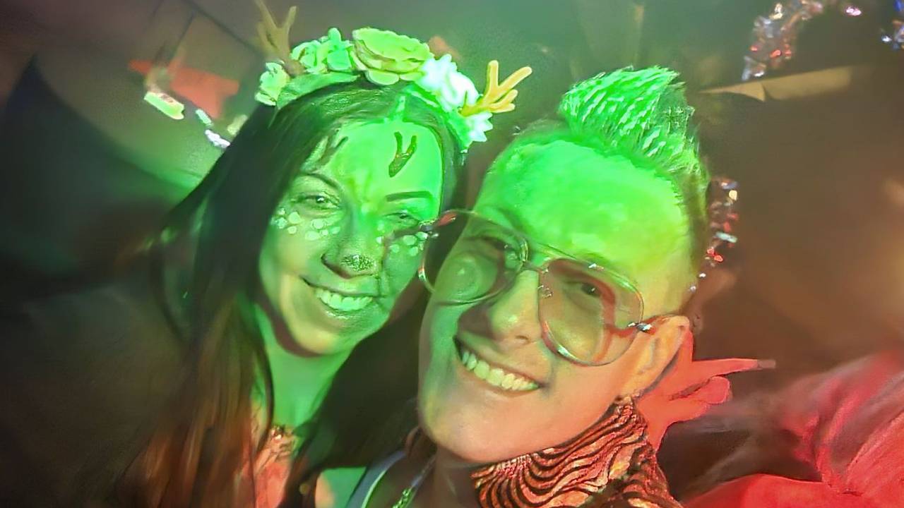 Romina Becker mit Calvin Kleinen im „Mio Club“ auf dem Hohenzollernring