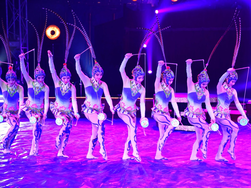 Tai An Acrobatic Diabolo Troupe