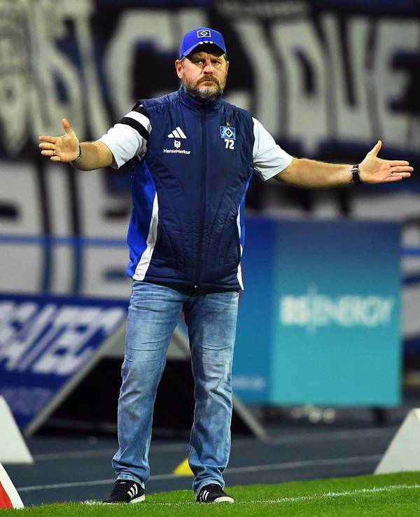 Hamburgs Trainer Steffen Baumgart reagiert am Spielfeldrand.