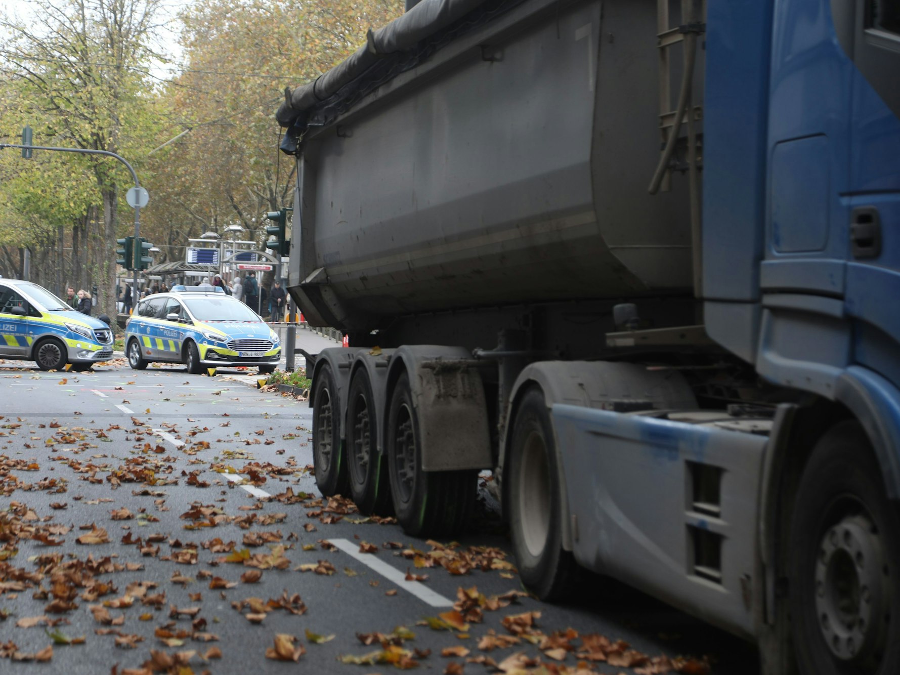 Bei einem Verkehrsunfall in Sülz ist ein fünf Jahre alter Junge mit seinem Fahrrad schwer verletzt worden.