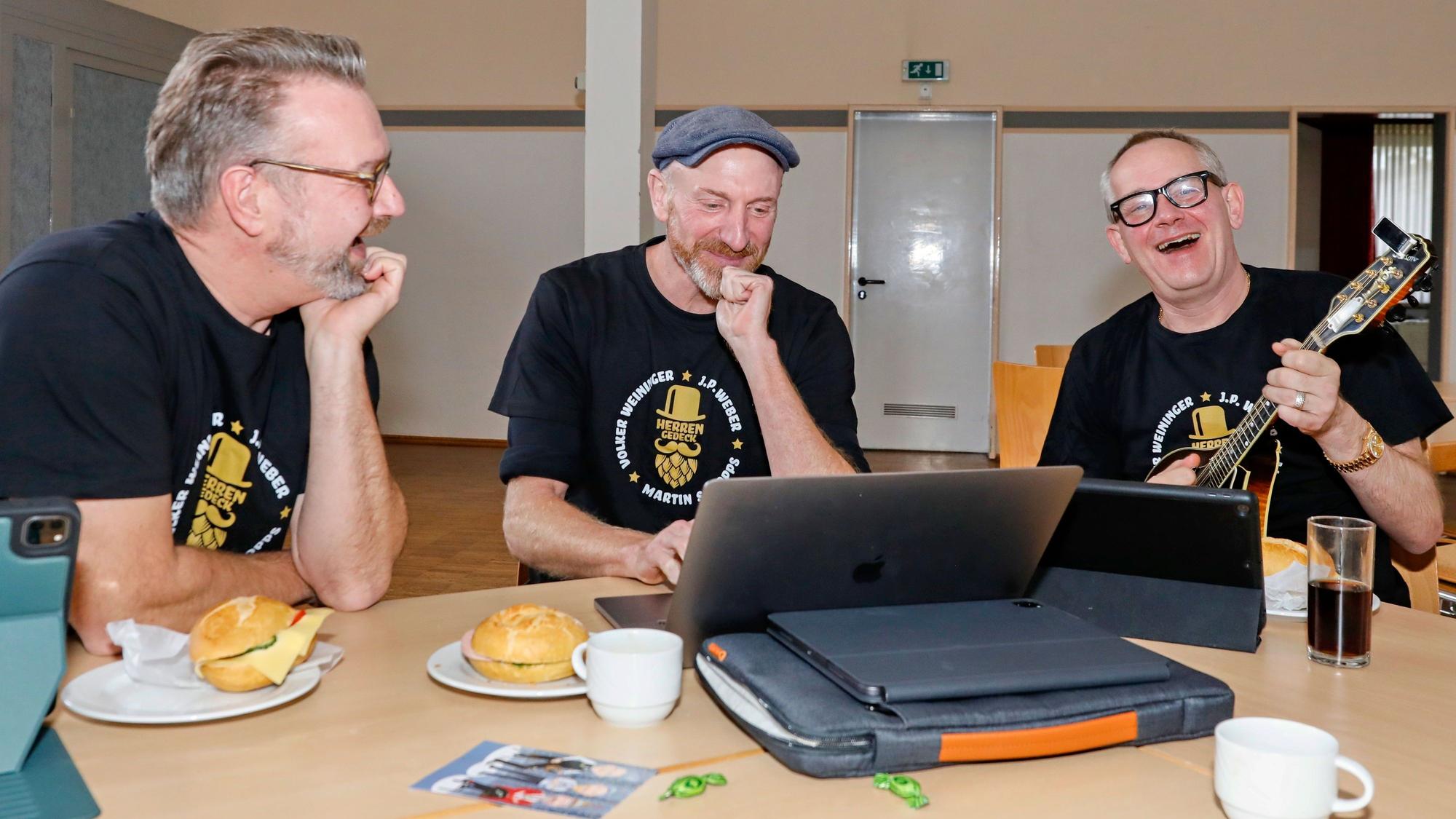 Volker Weininger, Martin Schopps und JP Weber bei den Proben.