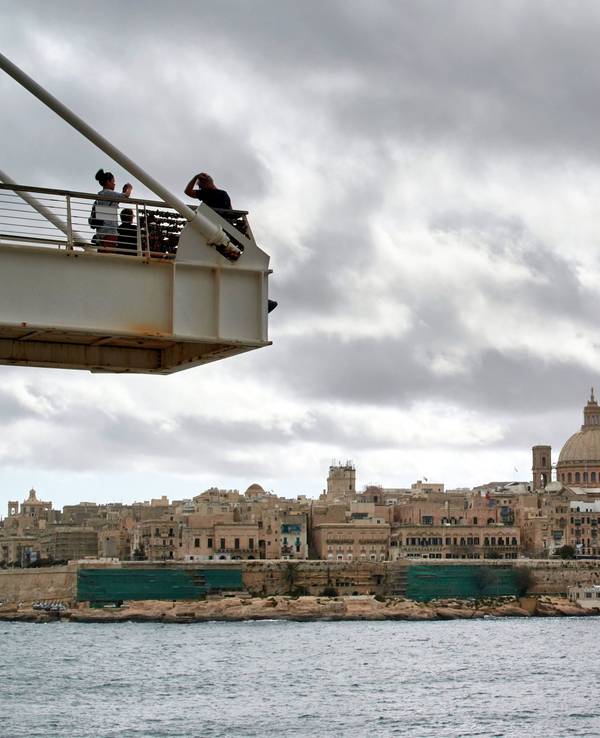 Blick von der Strandprommende auf die gegenüberliegende Altstadt von Valetta.