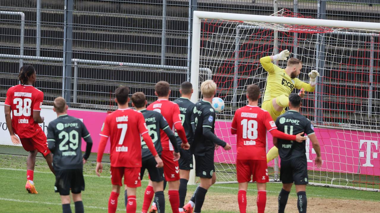 Testspiel im Franz-Kremer-Stadion, 1. FC Köln gegenFC Groningen.
