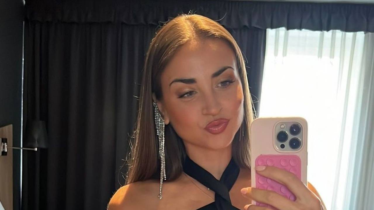 Ekat Leonova macht ein Selfie.