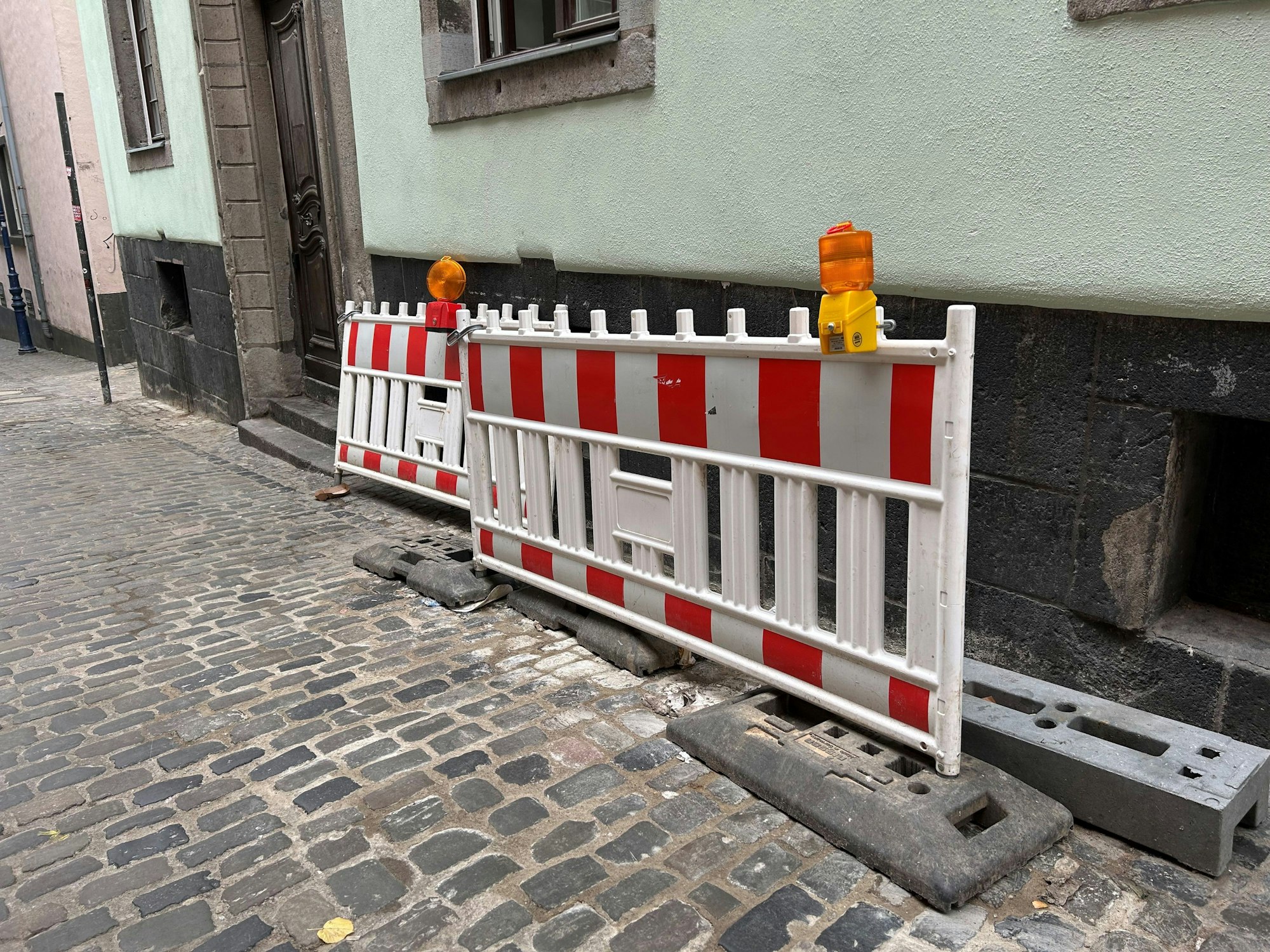Absperrungen für Baustellen in der Altstadt.
