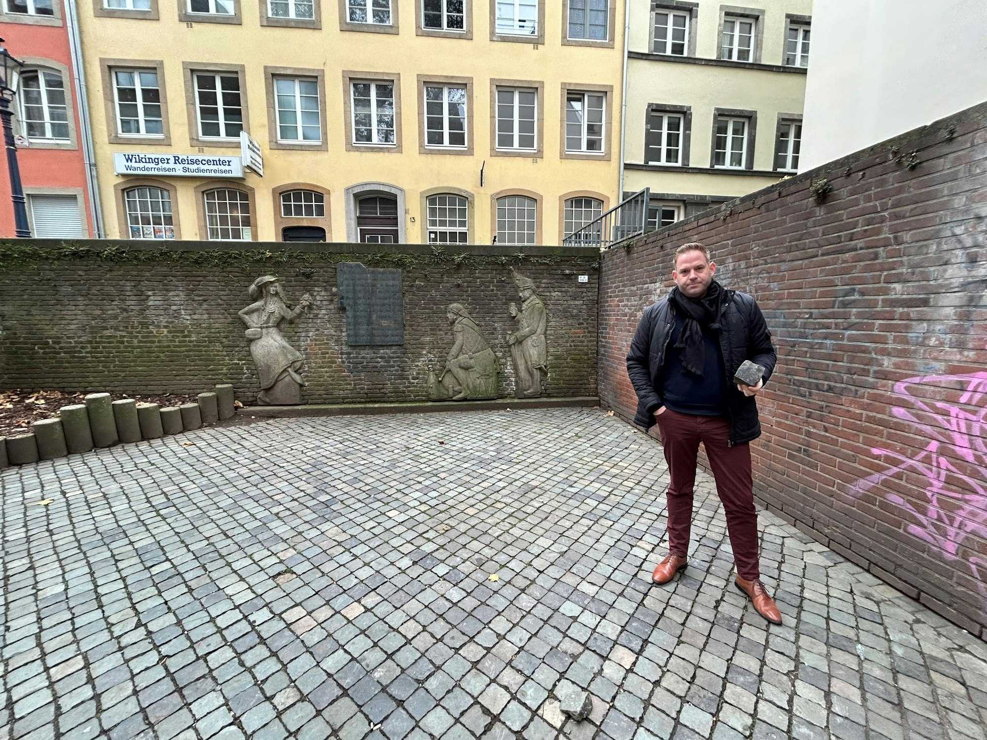 Ken Reise auf dem Rote Funken Plätzchen in Köln.