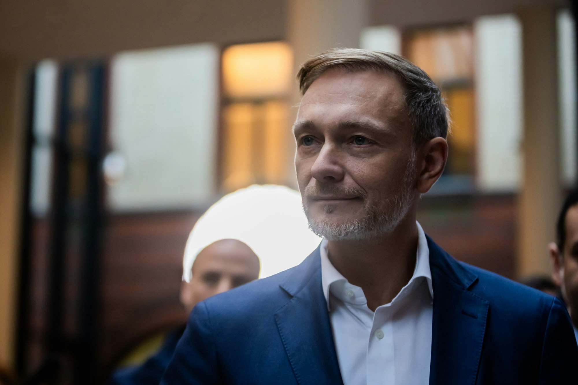 Christian Lindner, hier am 7. November 2024, verlässt in der FDP-Parteizentrale eine Pressekonferenz.