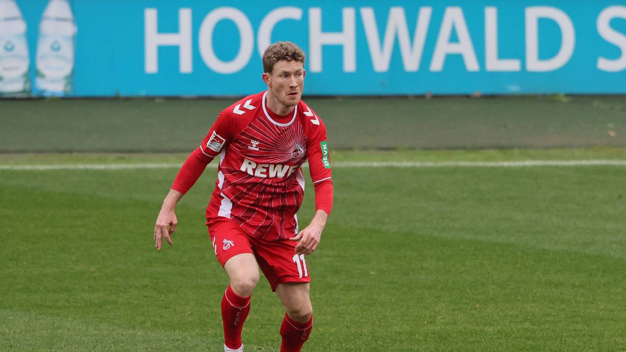 Florian Kainz im Spiel des 1. FC Köln am Ball.