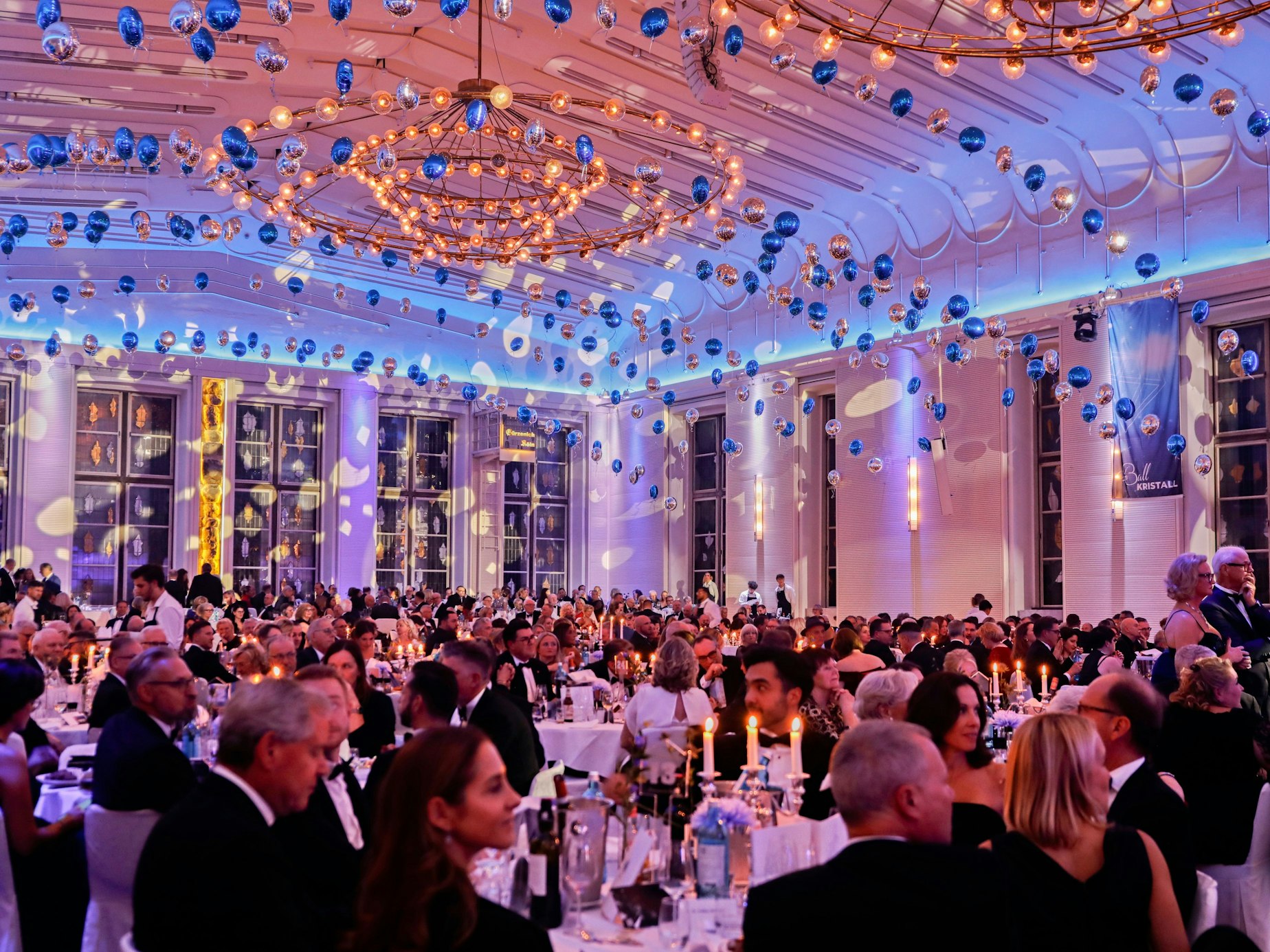 Gürzenich beim BallKristall.