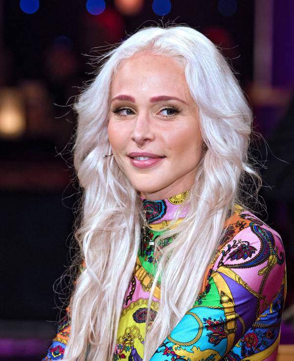 Model Theresia Fischer anläßlich der Aufzeichnung der MDR - Talkshow Riverboat am 08.09.2023 in der Mediacity Leipzig.