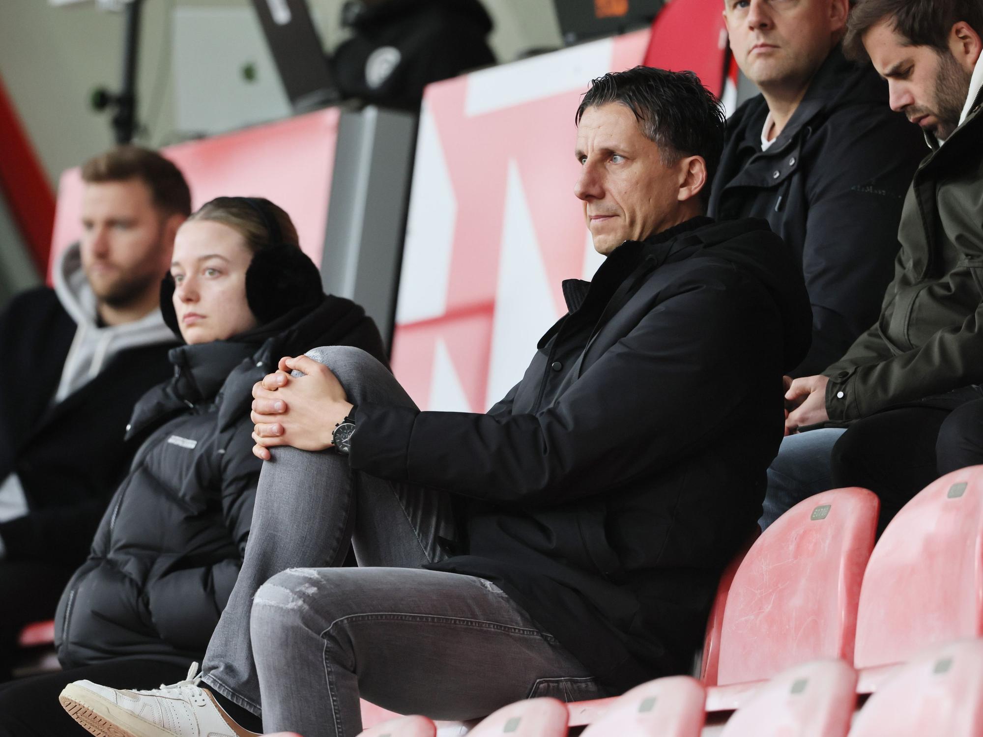 Testspiel im Franz-Kremer-Stadion, 1. FC Köln gegen FC Groningen: Christian Keller (1. FC Köln) auf der Tribüne.