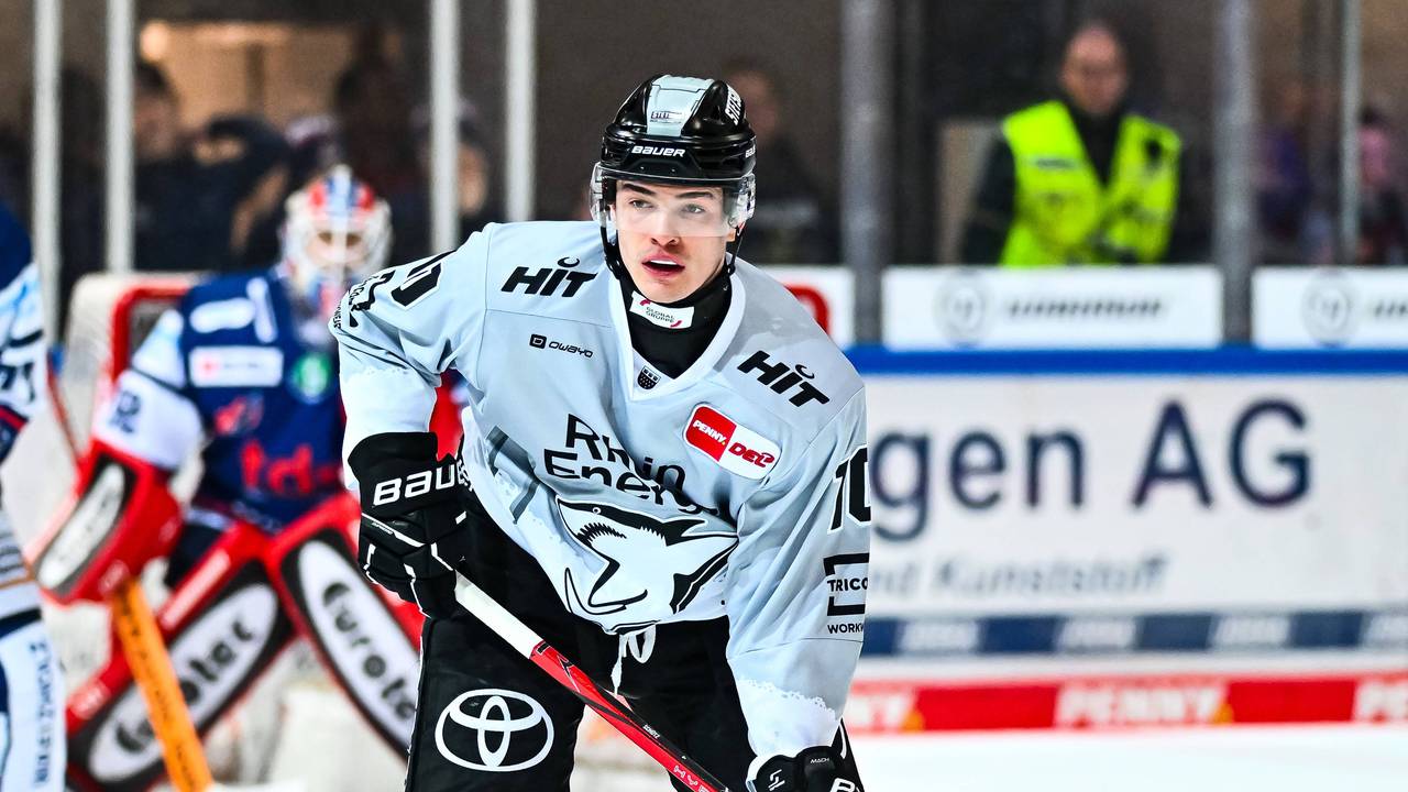 Justin Schütz schaut fokussiert.