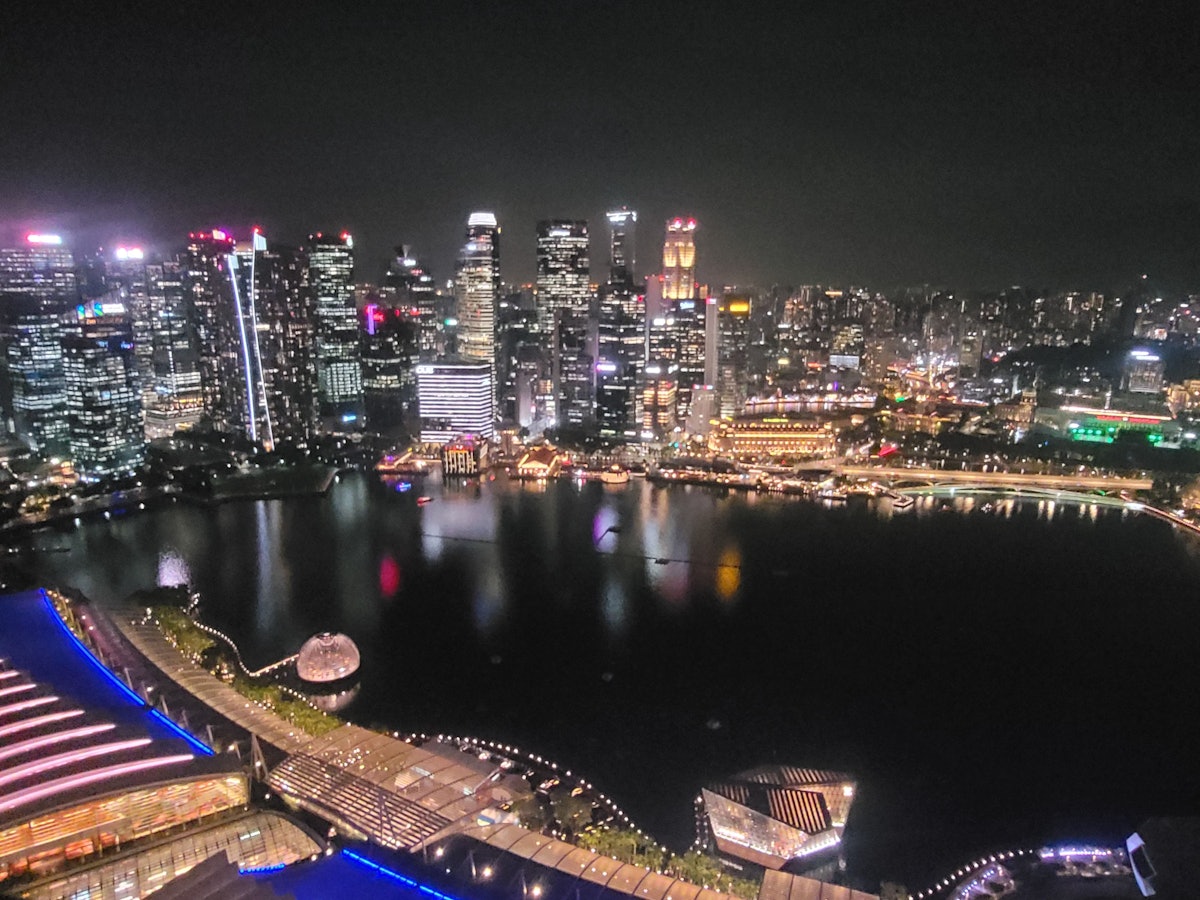 Singapur:
Lightshow im Hafen
