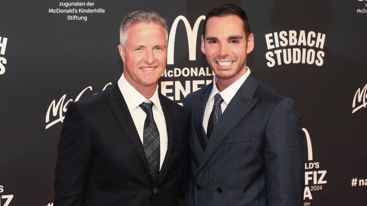 Ralf Schumacher und Étienne Bousquest-Cassagne bei einem gemeinsamen öffentlichen Auftritt in München.