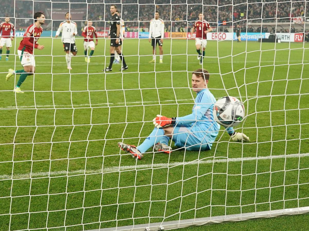 Dominik Szoboszlai verwandelt den Elfmeter gegen Torwart Alexander Nübel.