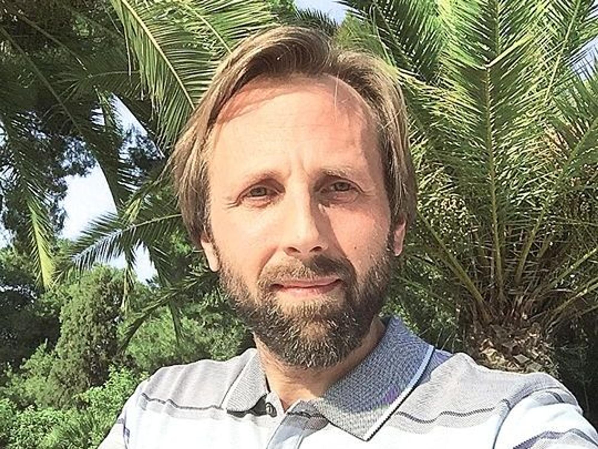 Der Autor Thomas Lojek auf einem Selfie.