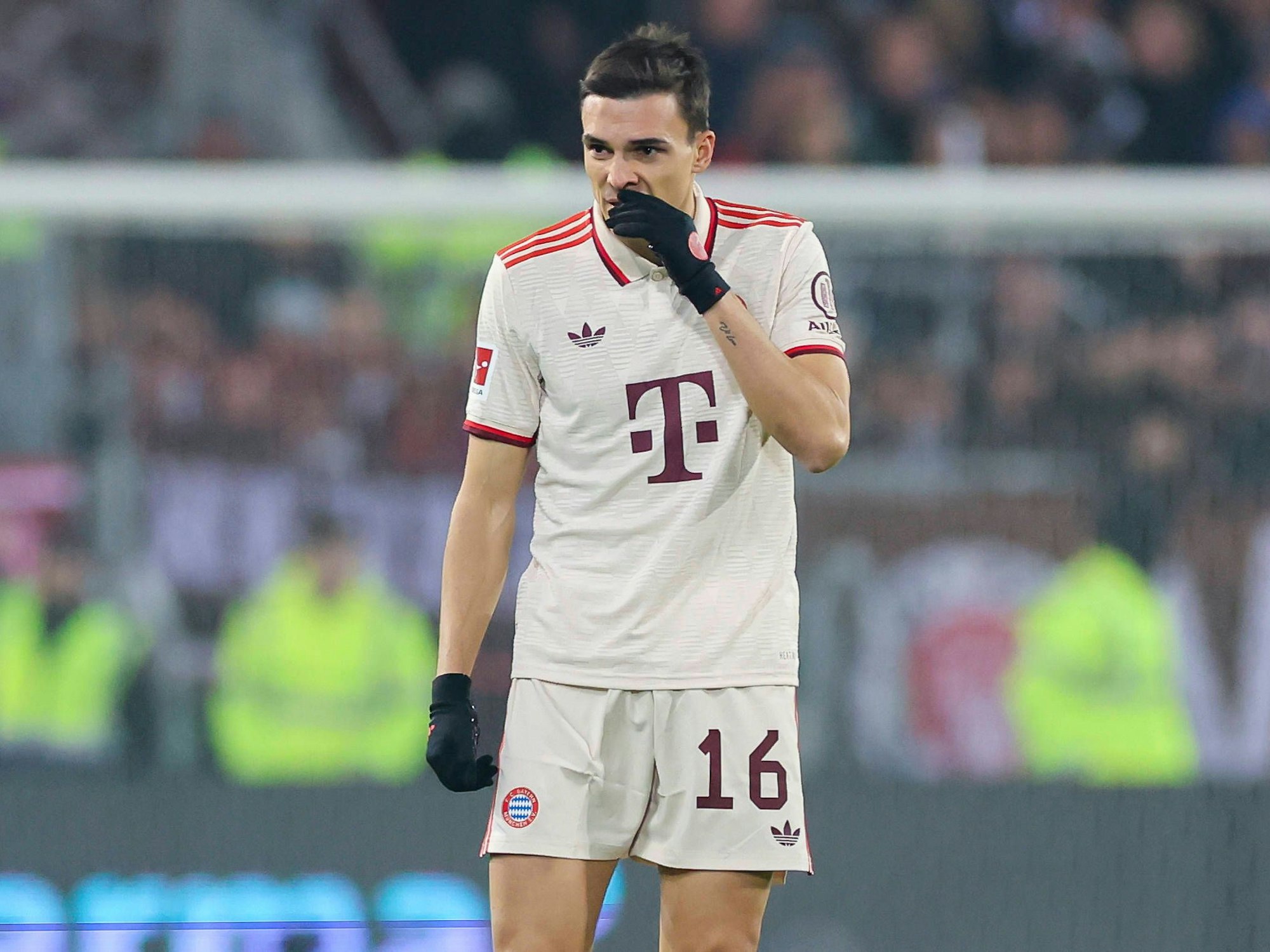 Joao Palhinha schaut enttäuscht.