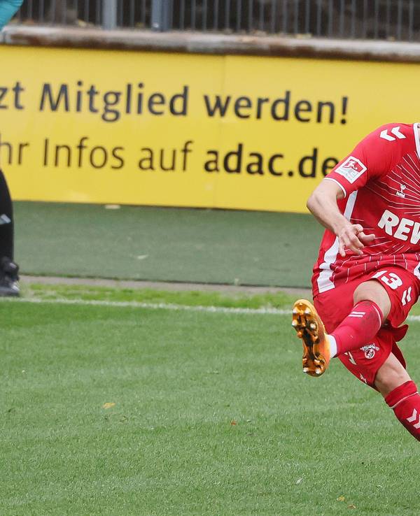 Mark Uth trifft gegen den FC Groningen.